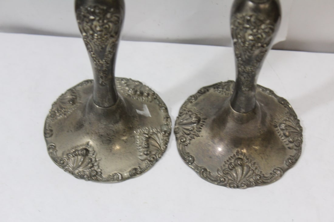 A Pir of Godinger Ornate Silverplated Candlesticks - 10
