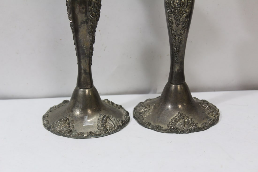 A Pir of Godinger Ornate Silverplated Candlesticks - 3