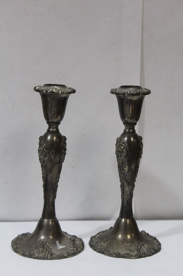 A Pir of Godinger Ornate Silverplated Candlesticks - 8
