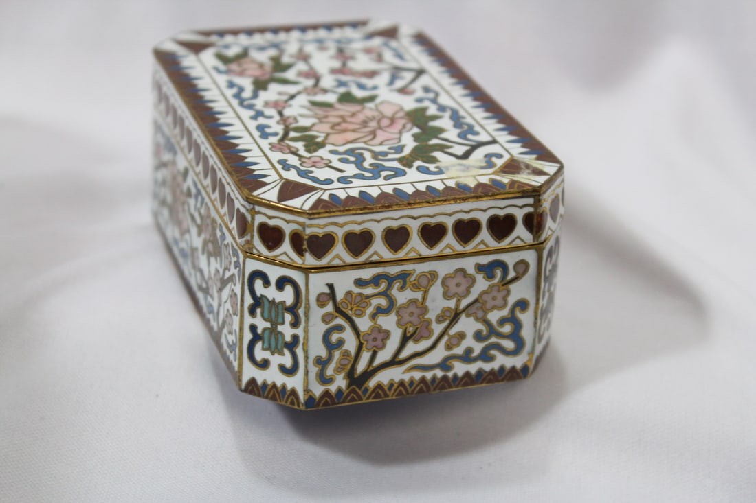 A Well Made Heavy Cloisonne Box - 5