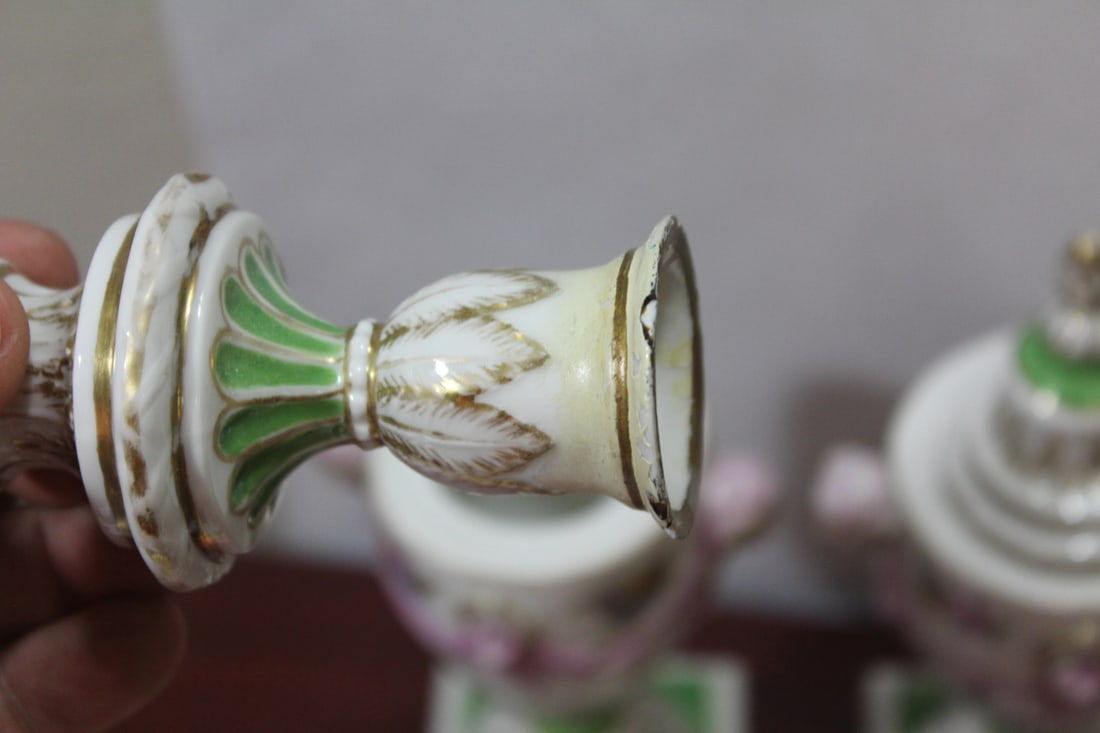 A Pair of Capodimonte? Urns - 8