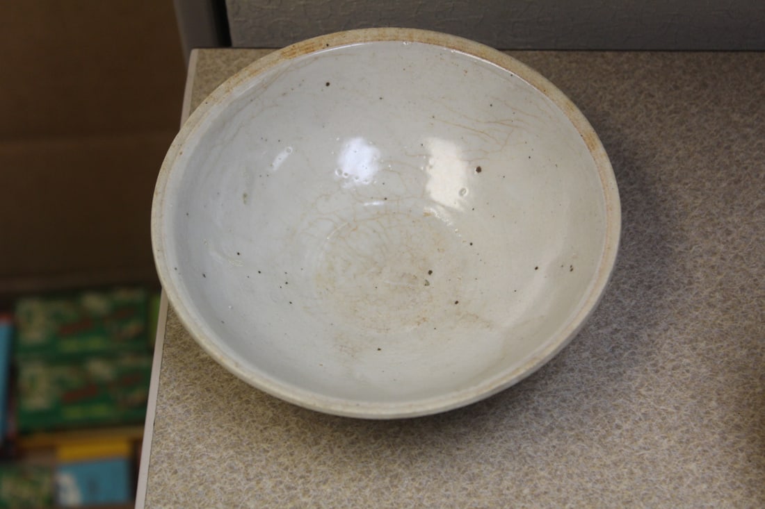 Antique Chinese Qingbai Song Dynasty Bowl: 6" in diameter