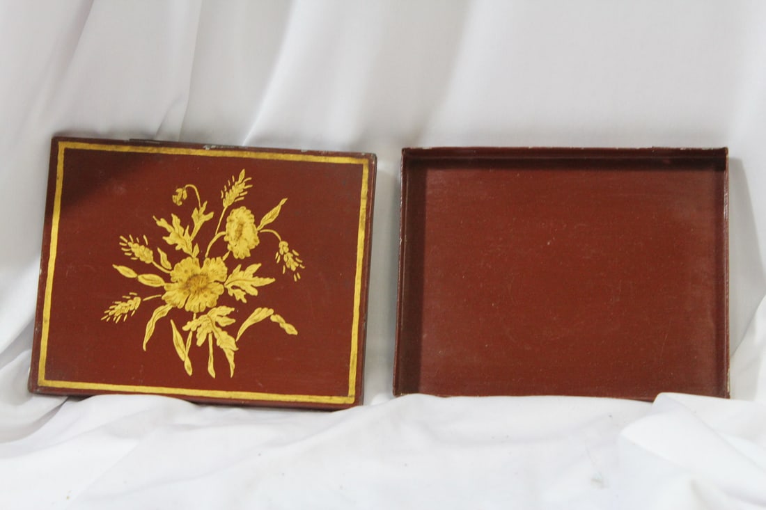 A Vintage Tin Cigarette Box - 4