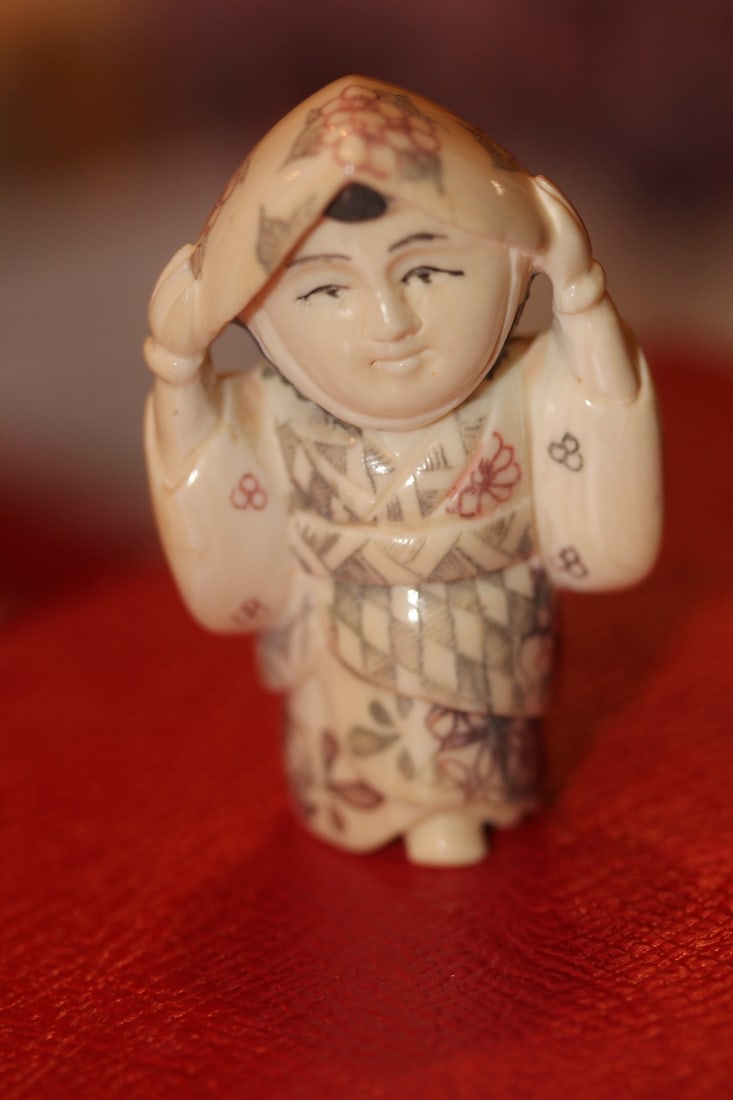 Japanese B o n e Netsuke - 2