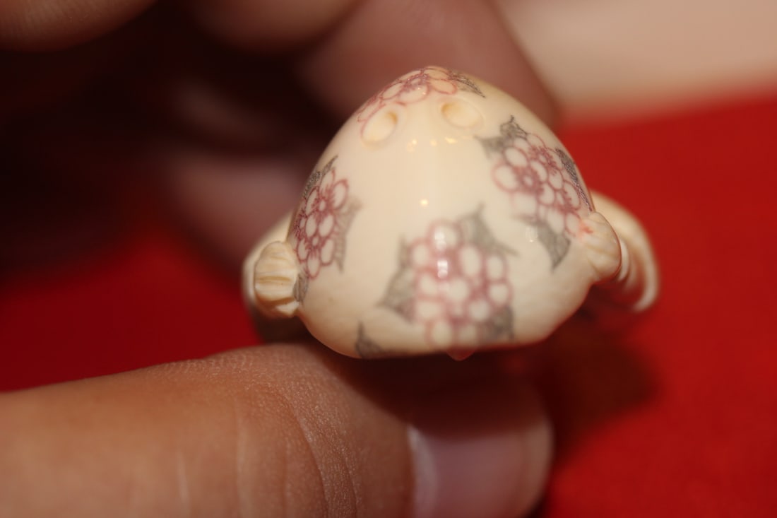 Japanese B o n e Netsuke - 7