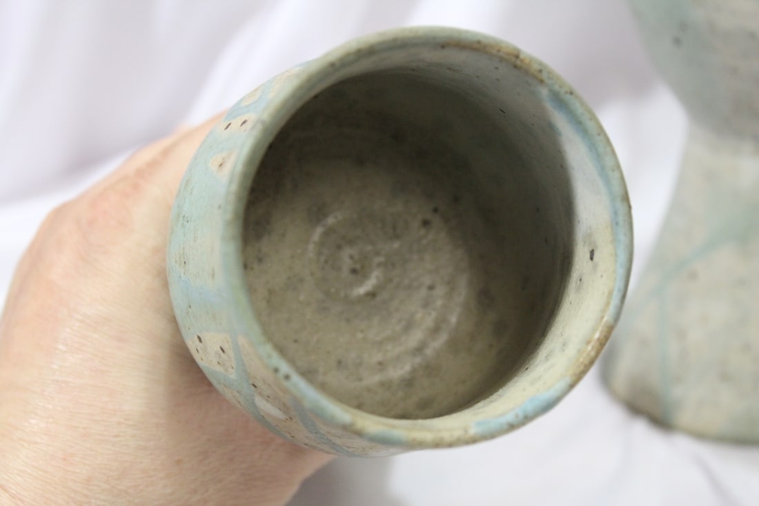 A Pair of Pottery Cups - 4