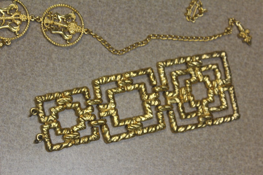 Lot of Golden Jewelry - 3
