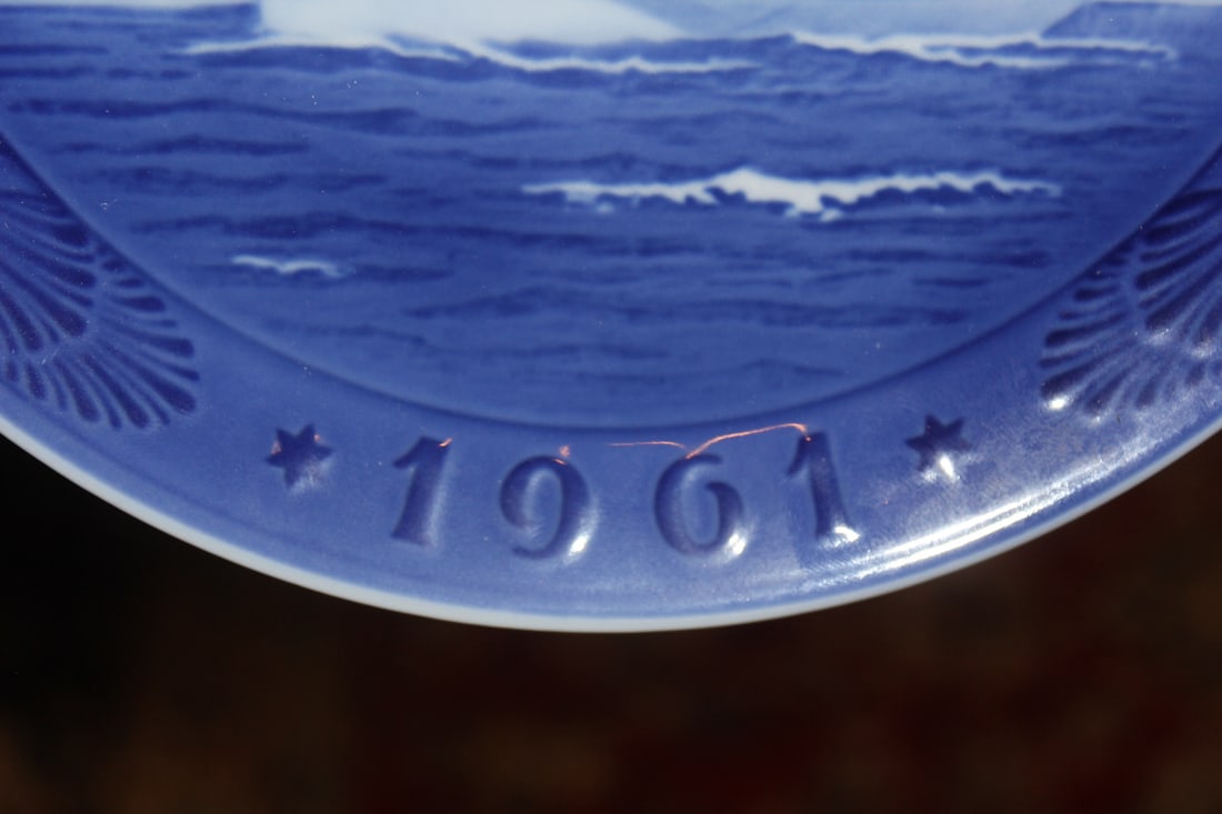 Royal Copenhagen Denmark 1961 Plate - 2