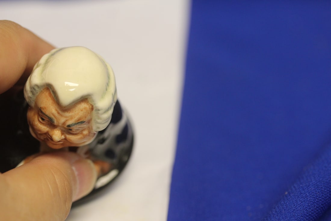 Royal Doulton Figurine:"Buzfuz" - 5