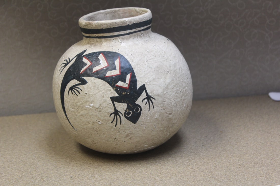 Signed Lucano? Pot - 3