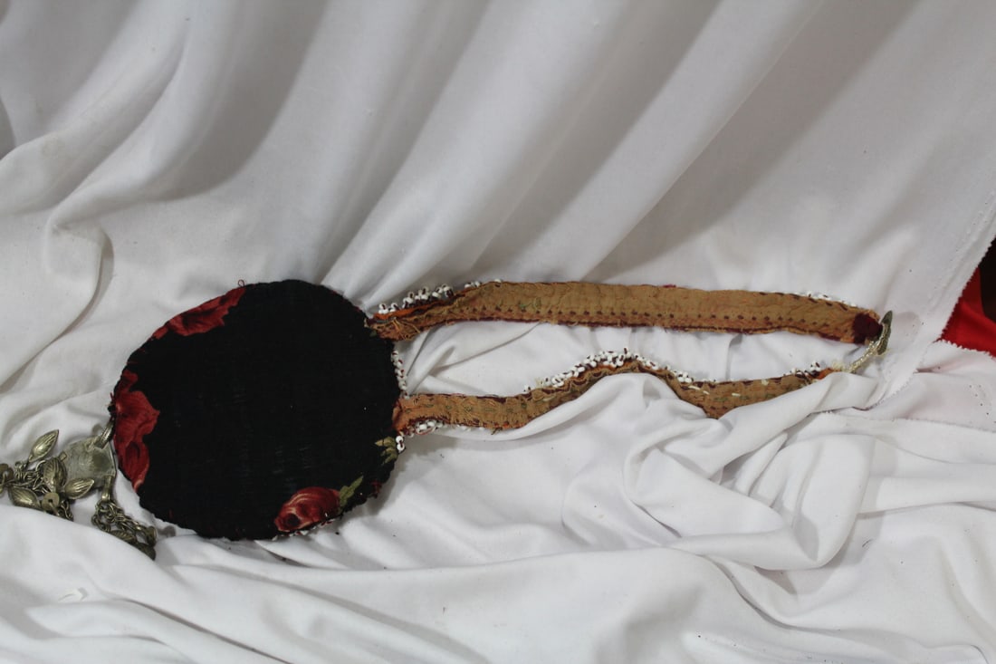 A Vintage Native American Beaded Article - 7