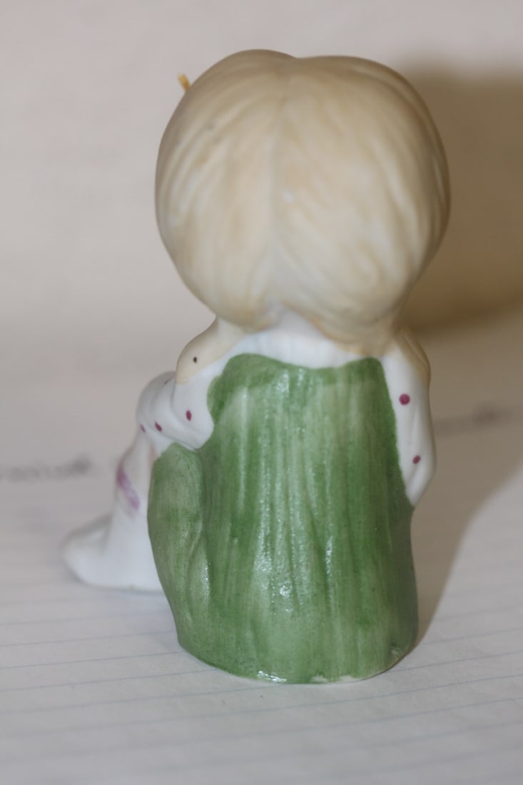 Small Japanese Ceramic Figurine - 5