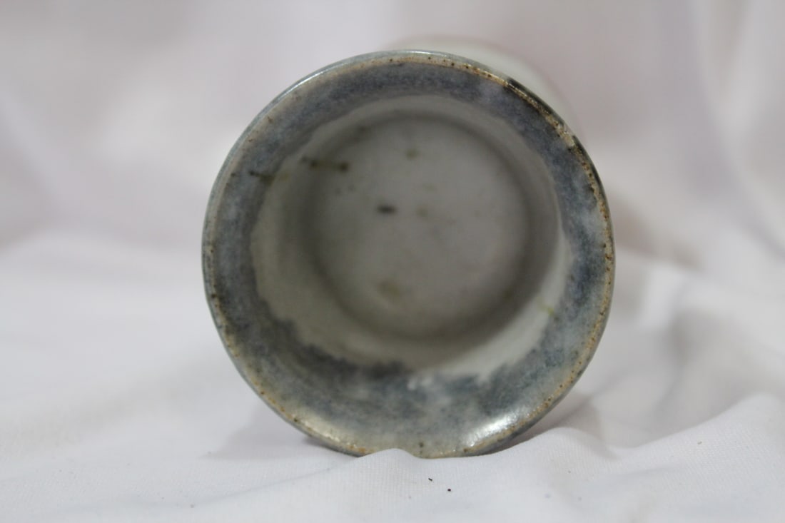 An Art Pottery Cup - 4