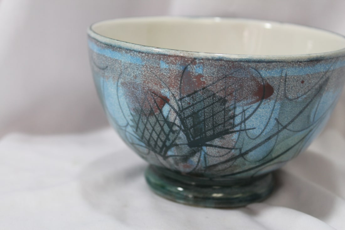 A Decorative Pottery Bowl - 2