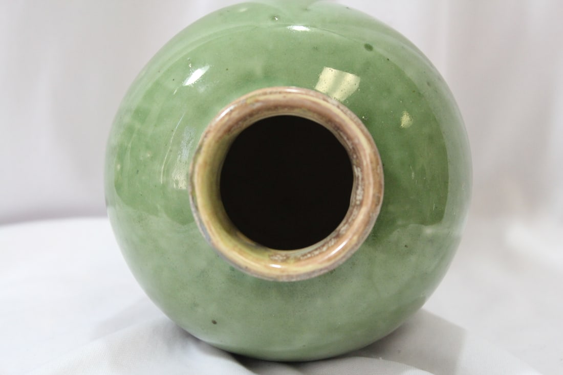 A Decorative Pottery Vase - 3