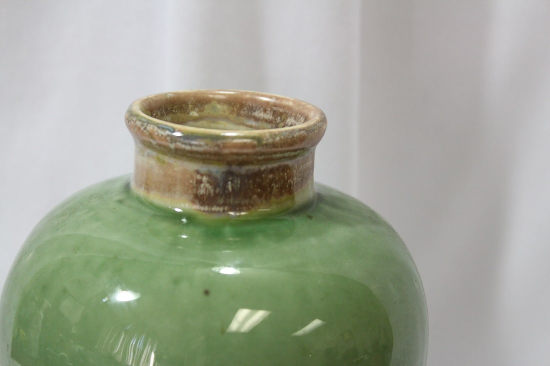 A Decorative Pottery Vase - 4