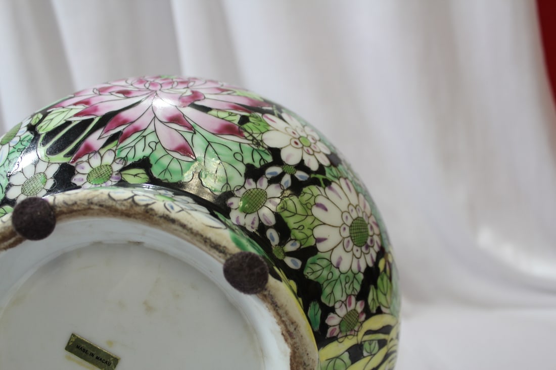 A Chinese Famille Noire Center Vase - 6