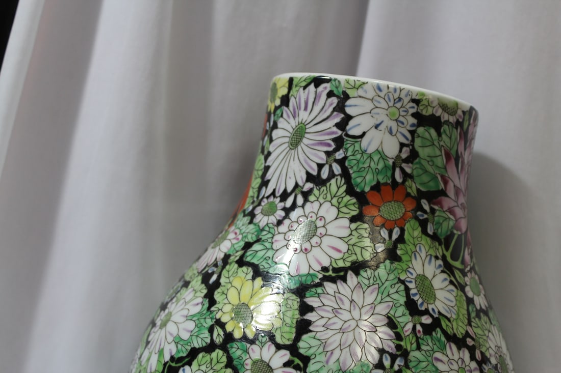 A Chinese Famille Noire Center Vase - 7