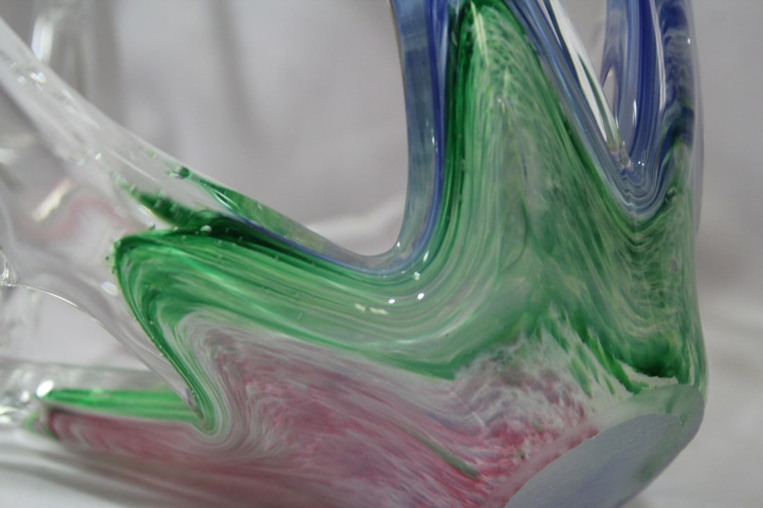 An Artglass Basket - 6