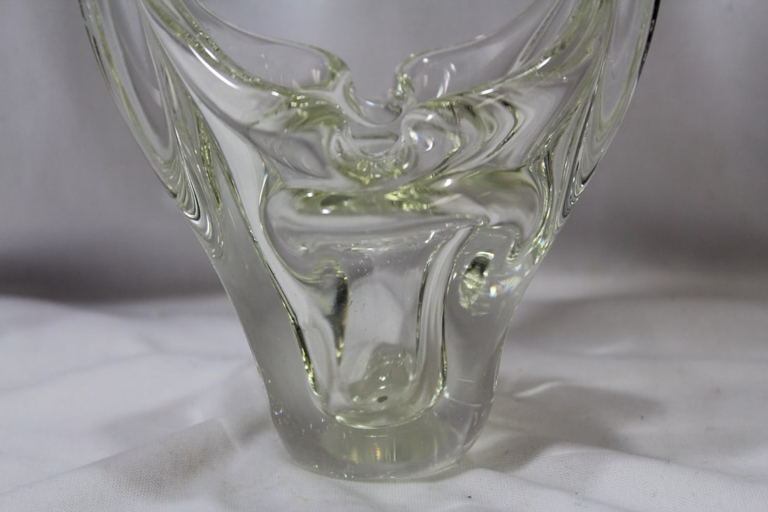 An Artglass Basket - 2