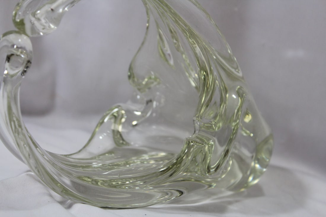An Artglass Basket - 3