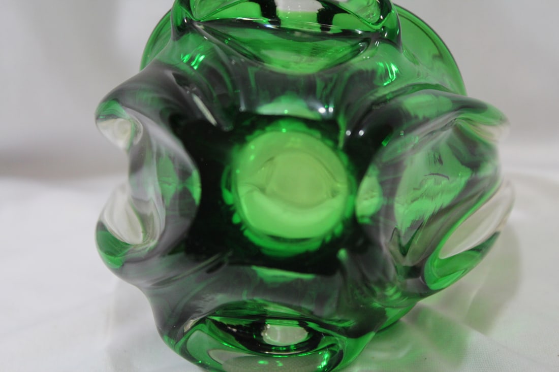 An Artglass Basket - 5
