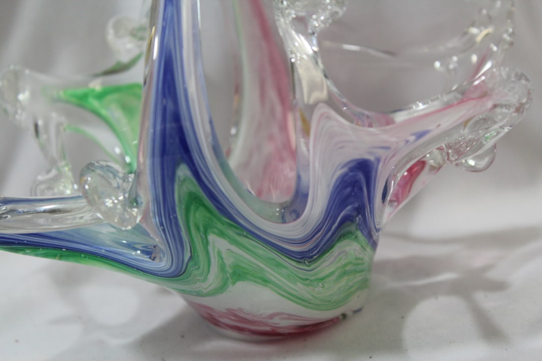 An Artglass Basket - 2