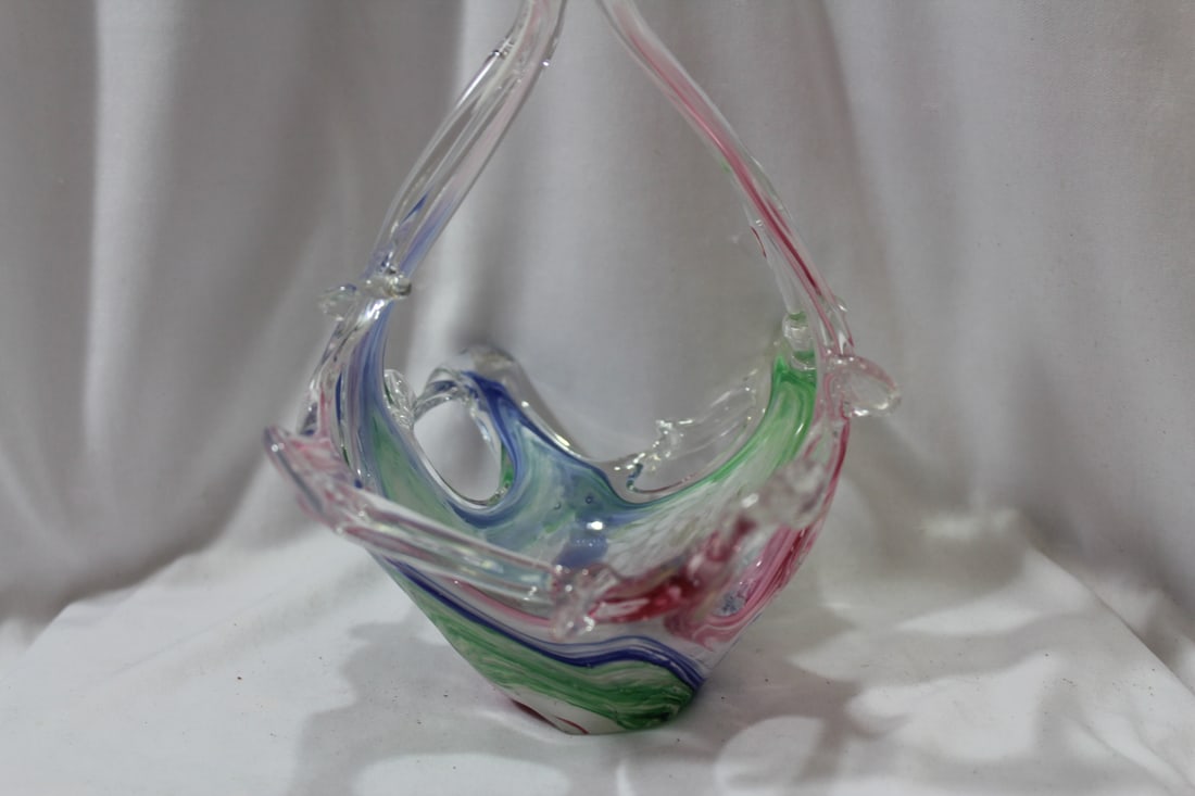 An Artglass Basket - 3