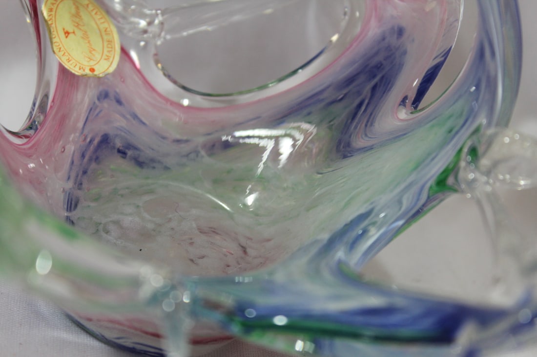 An Artglass Basket - 5