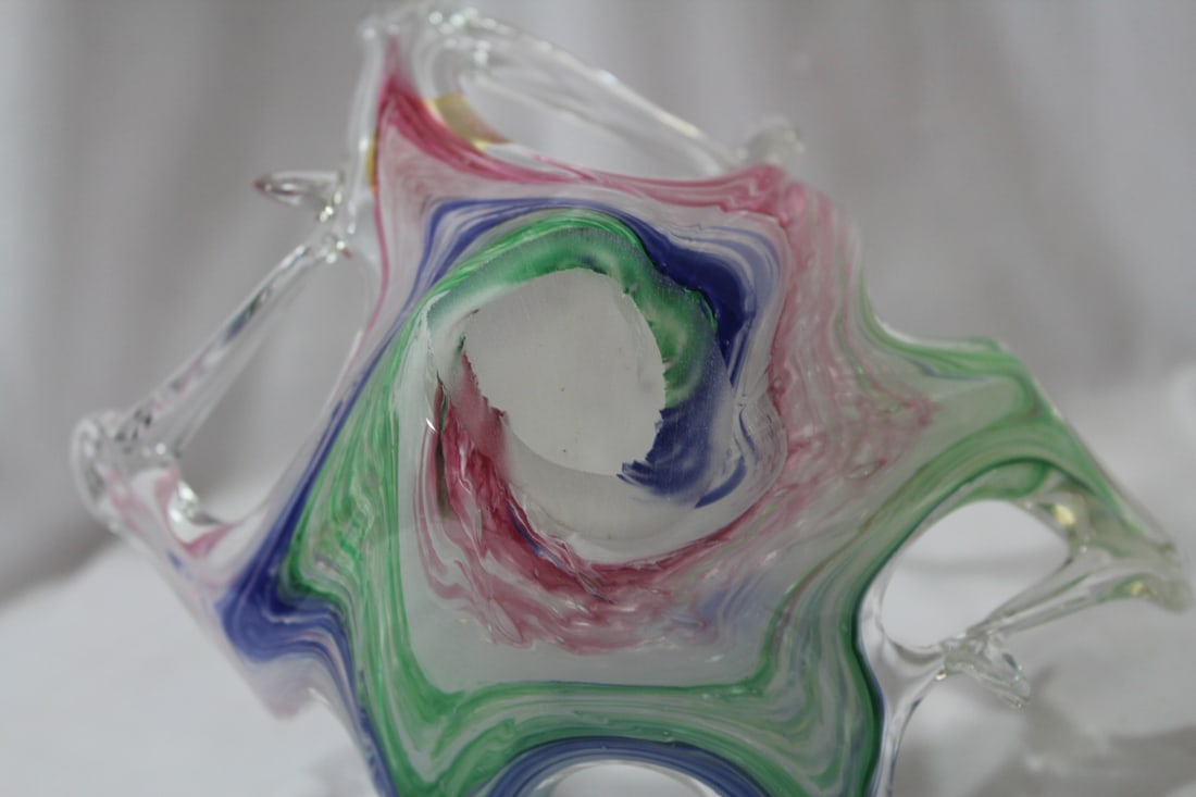 An Artglass Basket - 6