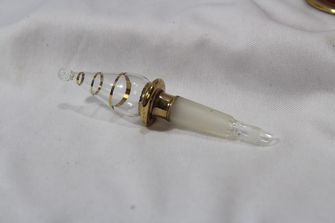 An Artglass Parfume Bottle - 4