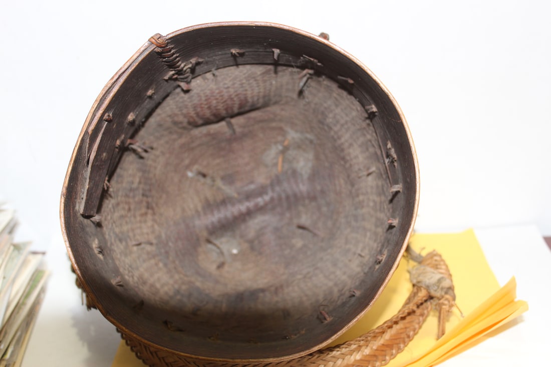 An Antique/Vintage Chinese Bamboo Rice Holder - 4