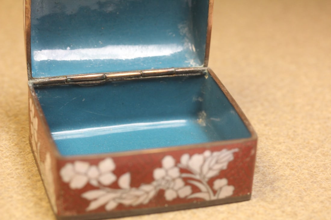 Antique Chinese Cloisonne Dome Box - 10