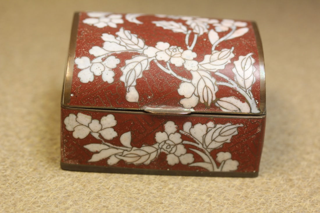 Antique Chinese Cloisonne Dome Box: 3 1/4" across - marked China
