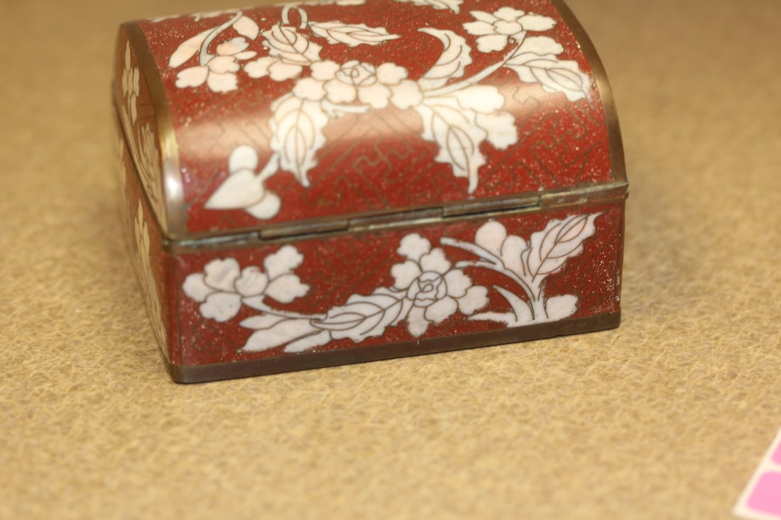 Antique Chinese Cloisonne Dome Box - 4
