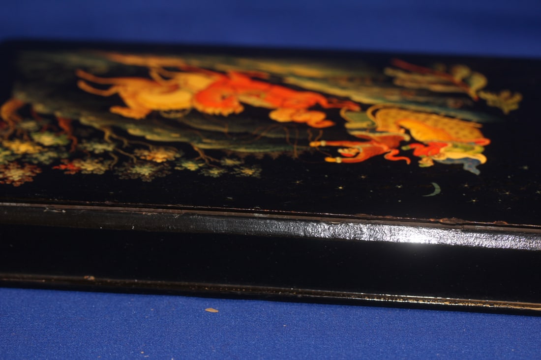 A Signed Hand Painted Russian Lacquer Box - 8