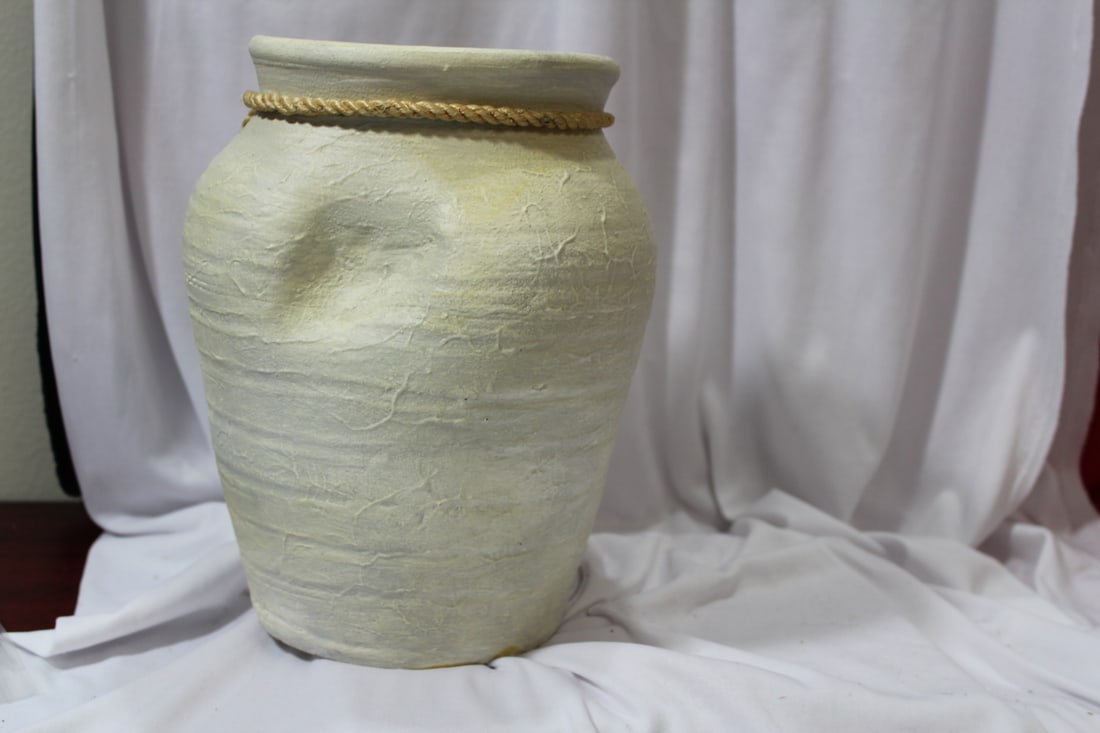 A Large Decorative Vase - 3