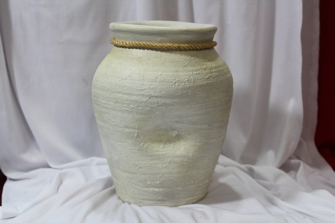 A Large Decorative Vase - 4