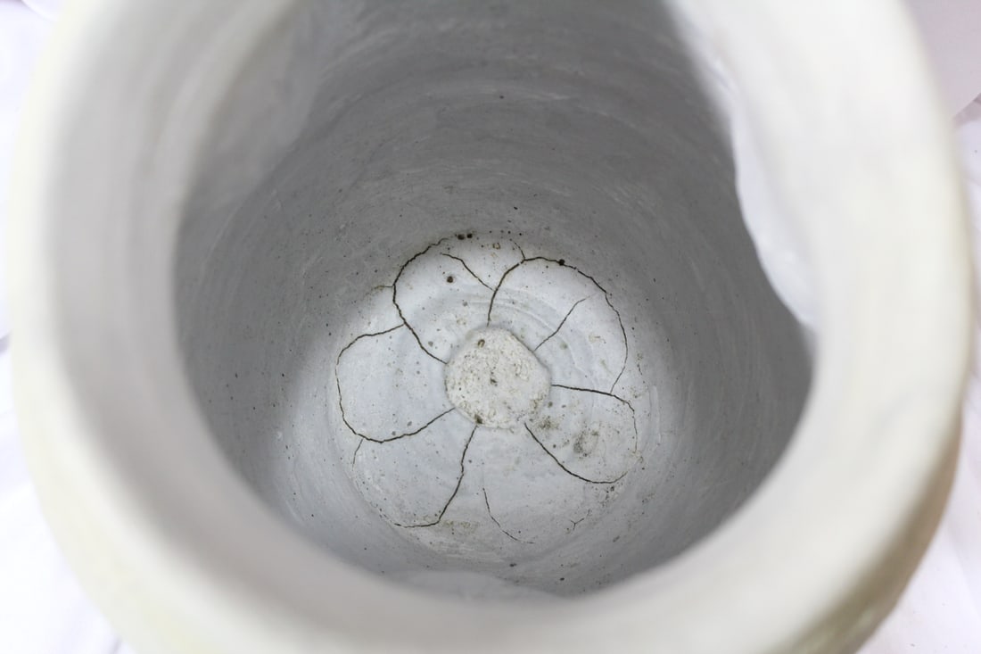 A Large Decorative Vase - 5