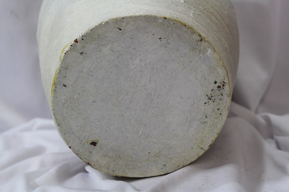 A Large Decorative Vase - 6