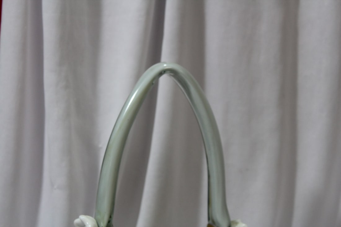 An Artglass Basket - 3