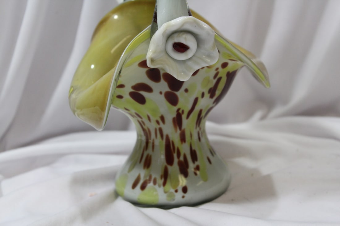 An Artglass Basket - 5