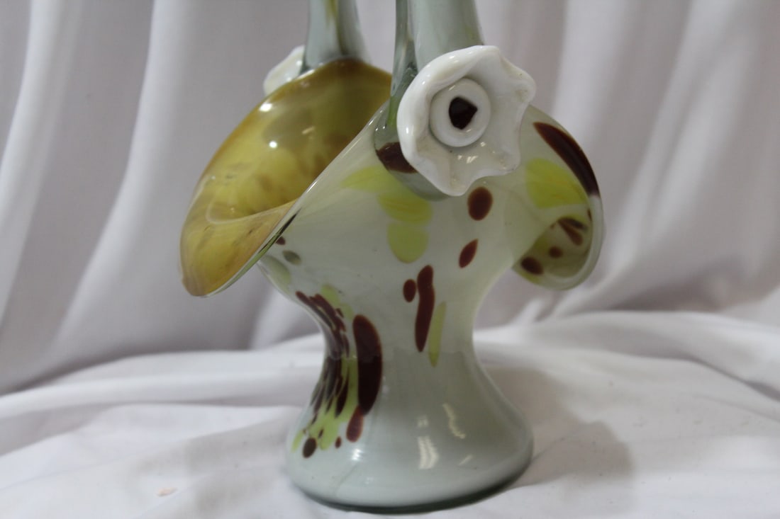 An Artglass Basket - 6