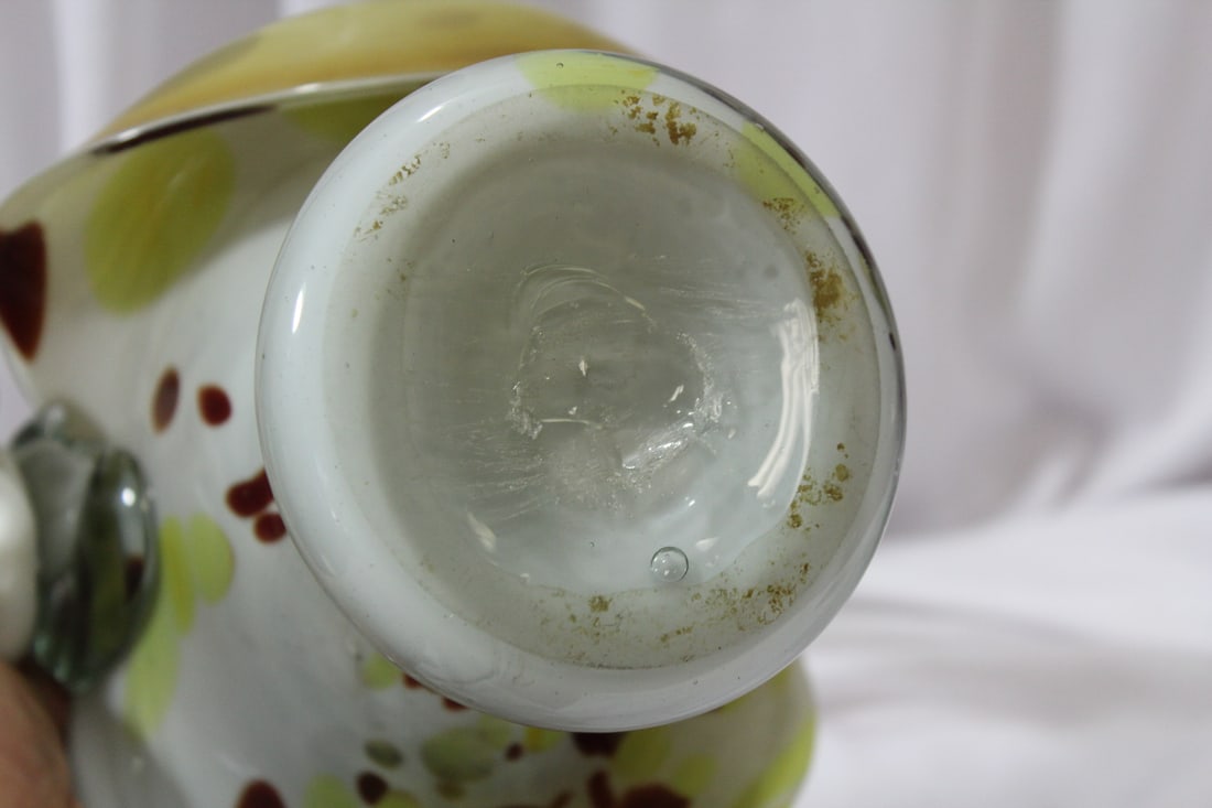 An Artglass Basket - 7