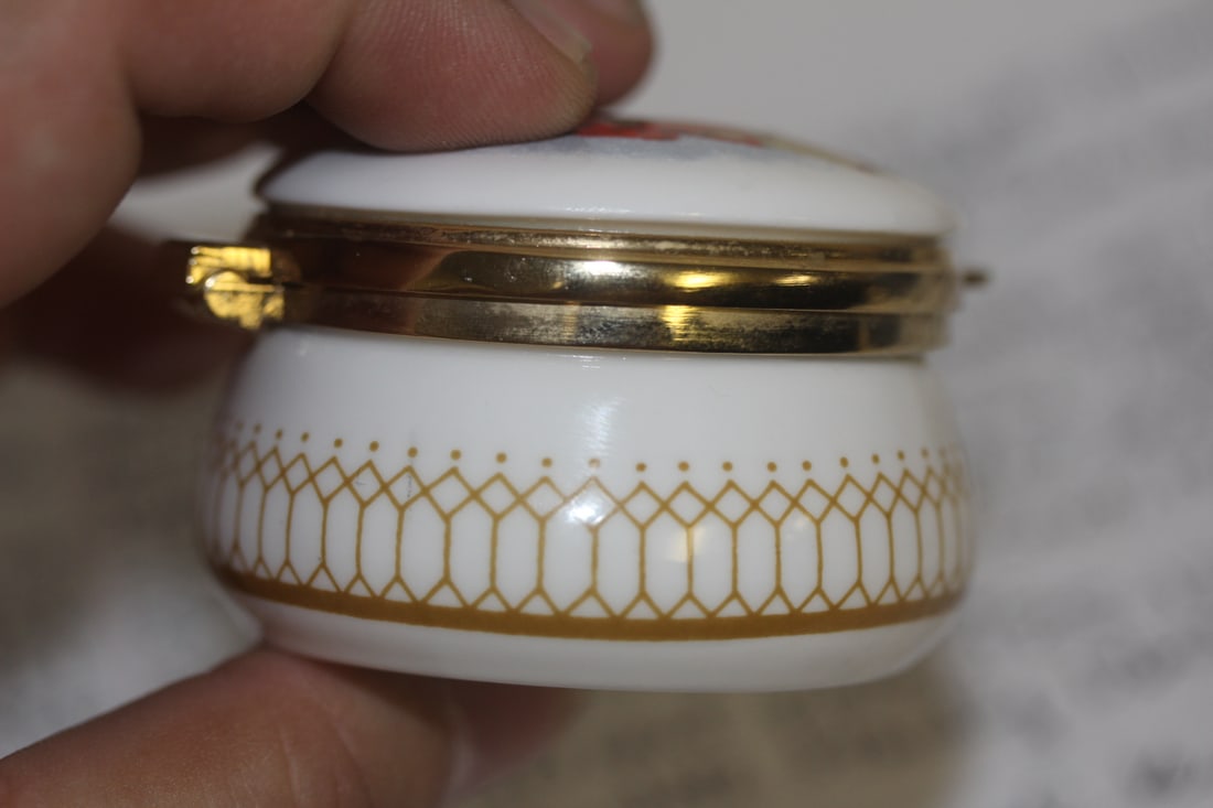 Ashford Christmas Theme Trinket Box - 7