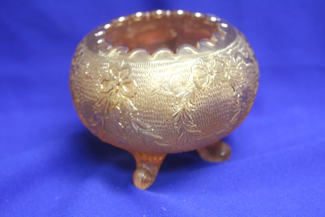 A Footed Carnival Glass Bowl - 4