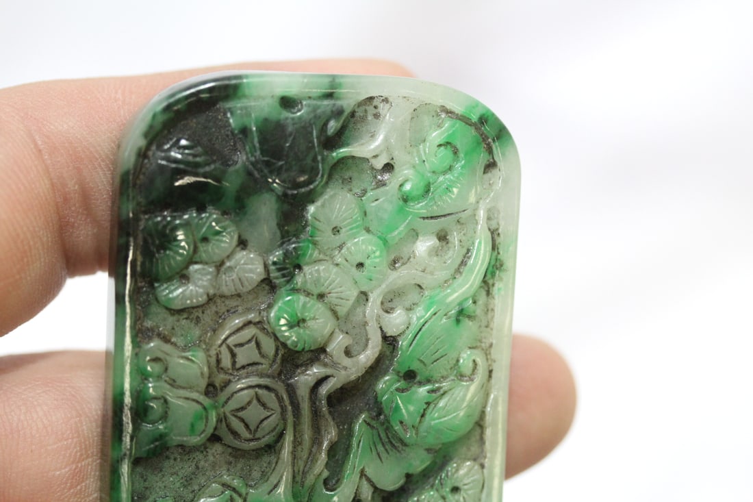 A Chinese Green Jade or Jadeite Pendant - 5
