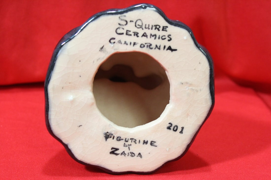 S-Quire Ceramics Vintage Figurine - 6