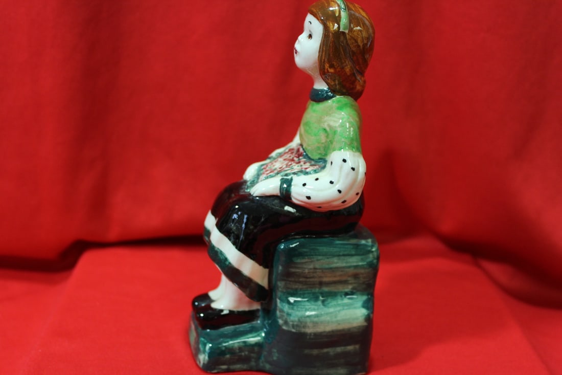 Barbara Fagen Little Flowers Figurine - 5