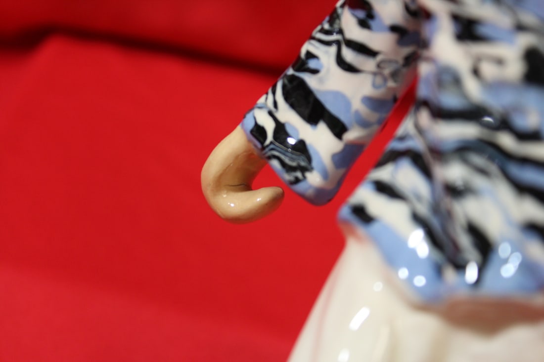 A California Pottery Figurine - 8
